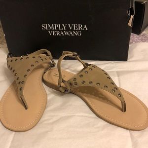 Brand new Simply Vera olive size 5 1/2 sandals